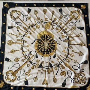 ❤️ SALE ❤️Hermes Vintage Silk Scarf Les Clefs Keys